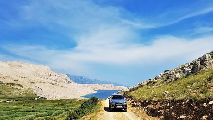 Hilux ima lahko motor z močjo kvečjemu 150 "konjev" in želeli bi si še nekoliko močnejšega. Motor je tudi dokaj glasen (predvsem ob kombinaciji s samodejnim menjalnikom), dokaj visoka je tudi poraba goriva. | Foto: Gregor Pavšič