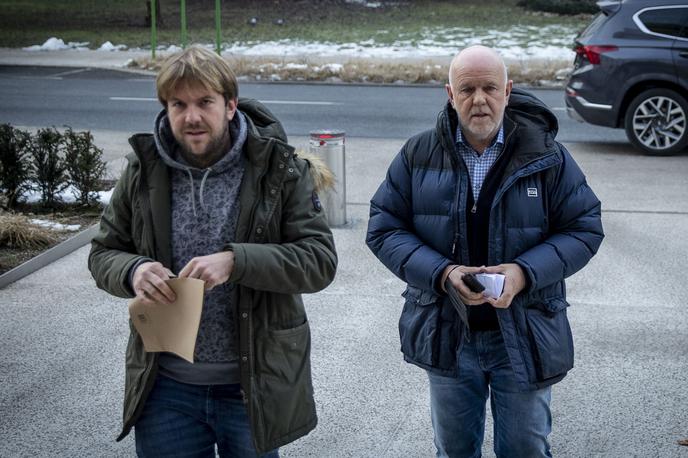 Martin Odlazek | Gašper in Martin Odlazek pred okrožnim sodiščem v Ljubljani. | Foto Ana Kovač