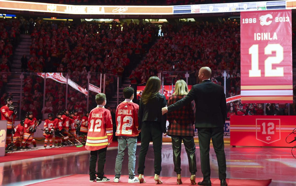 Jarome iginla | V Calgaryju so pod streho dvorane dvignili dres nekdanjega zvezdnika tega kluba Jaroma Iginle. | Foto Reuters