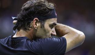 Poškodovani Federer miri svoje navijače #video