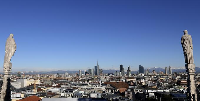 Sever Italije velja za gospodarsko središče države. Zaradi industrije, ki je zgoščena na tem področju, je zrak precej onesnažen. | Foto: Reuters