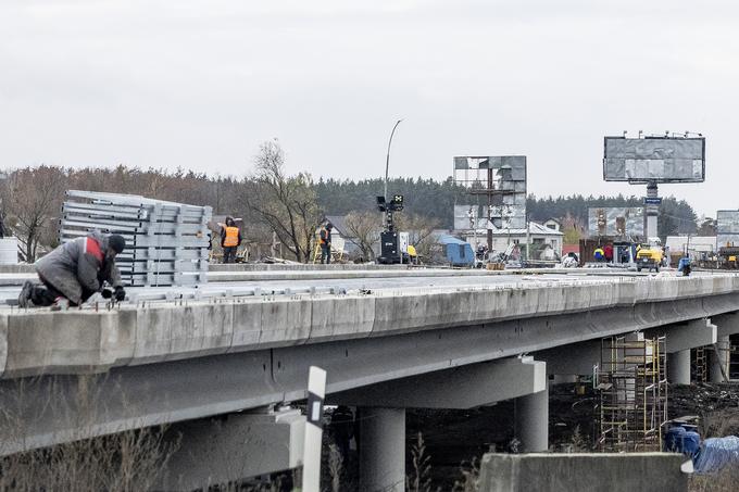 Gradnja novega mostu v Gostomelu | Foto: Ana Kovač