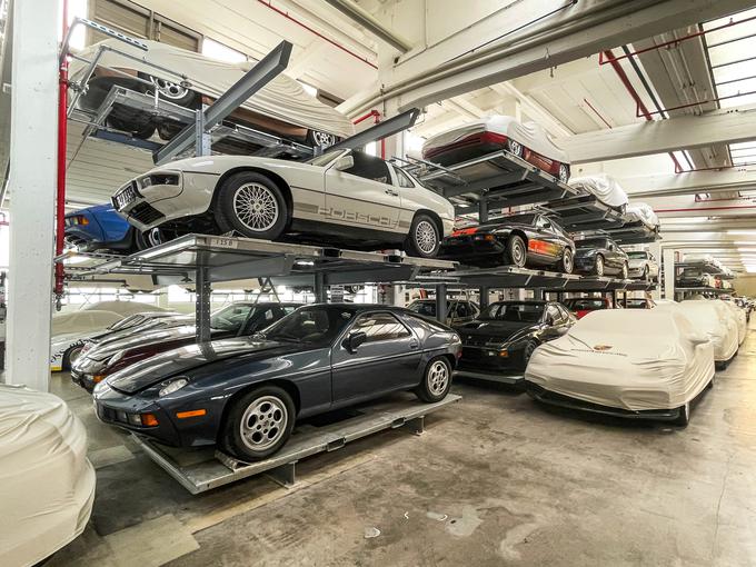 Porsche skladišče depot starodobniki | Foto: Gašper Pirman