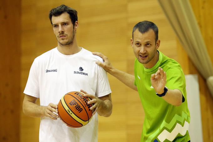 V slovenski reprezentanci je bil Gašper Potočnik tudi pomočnik selektorjema Juretu Zdovcu in Božidarju Maljkoviću, v izbrani vrsti pa je sodeloval prav tako z Goranom Dragićem. | Foto: Aleš Fevžer