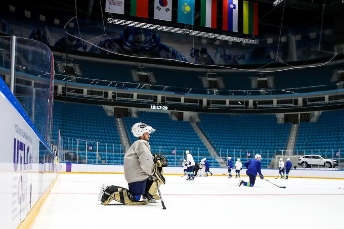 Barys Arena sprejme slabih 12 tisoč gledalcev. Organizatorji pričakujejo, da bo na tekmi s Slovenijo polna. V nedeljo zvečer je bilo na voljo še okoli 1.500 vstopnic. | Foto: Matic Klanšek Velej/Sportida