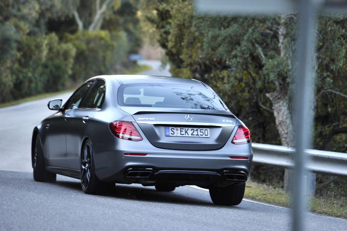 Med premium znamkami je v Evropi najuspešnejši Mercedes-Benz, ki bi celo skoraj prehitel Peugeot in se uvrstil med pet najuspešnejših znamk. | Foto: Ciril Komotar