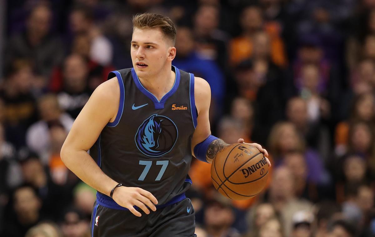 Luka Dončić | Luka Dončić in Dallas Mavericks so se od leta 2018 poslovili s porazom v Oklahomi. 19-letni Ljubljančan se je ustavil pri 17 točkah, šestih skokih in treh asistencah. | Foto Getty Images