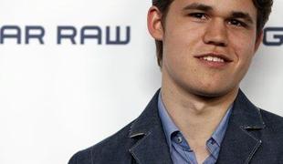 Carlsen brez težav osvojil Biel