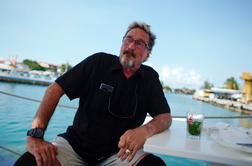 Umrl je zloglasni računalniški tajkun John McAfee