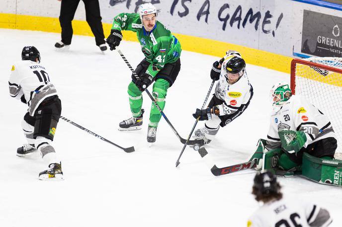 HK Olimpija Dornbirn | Olimpija je na zadnji tekmi lige ICEHL po neprepričljivi predstavi izgubila z Dornbirnom, a obdržala vodstvo. | Foto HKO/Sportida