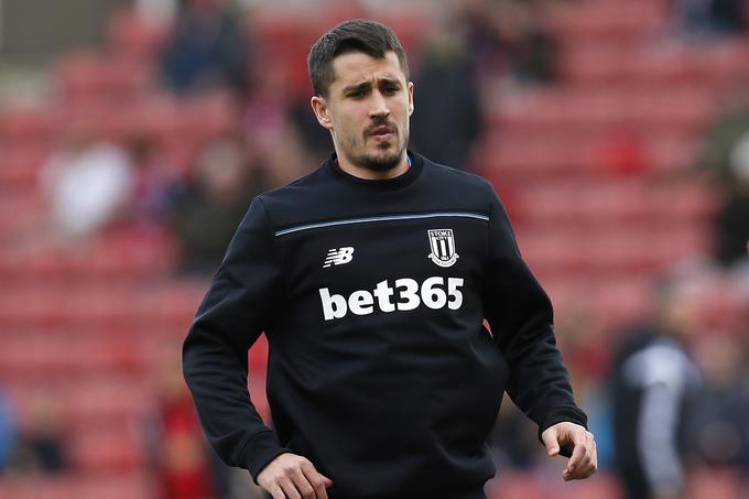 V tej sezoni brani barve angleškega prvoligaškega kluba Stoke City. | Foto: Reuters