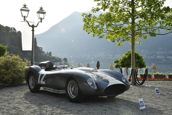 Nagrado best in show, ki jo podeljuje žirija, je dobil ferrari 335 sport. Gre za enega izmed treh obstoječih avtomobilov, vendar je ta poln dirkaške zgodovine. V njem so se potili številni znani dirkači in najhitrejši ferrari s spredaj nameščenim motorjem je bil v javnosti spregledan dragulj. K sreči ga niso spregledali pri visoko izobraženi žiriji. | Foto: BMW Classic