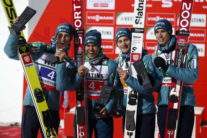 Srebrna ekipna medalja na SP v poletih v Oberstdorfu 2018 | Foto: Guliverimage