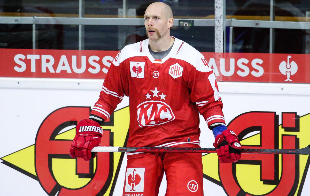 EC KAC Leksands liga prvakov, Andrej Tavželj | Izkušeni slovenski branilec Andrej Tavželj je priložnost za igranje v prvi članski ekipi Celovca dobro izkoristil.  | Foto Guliverimage