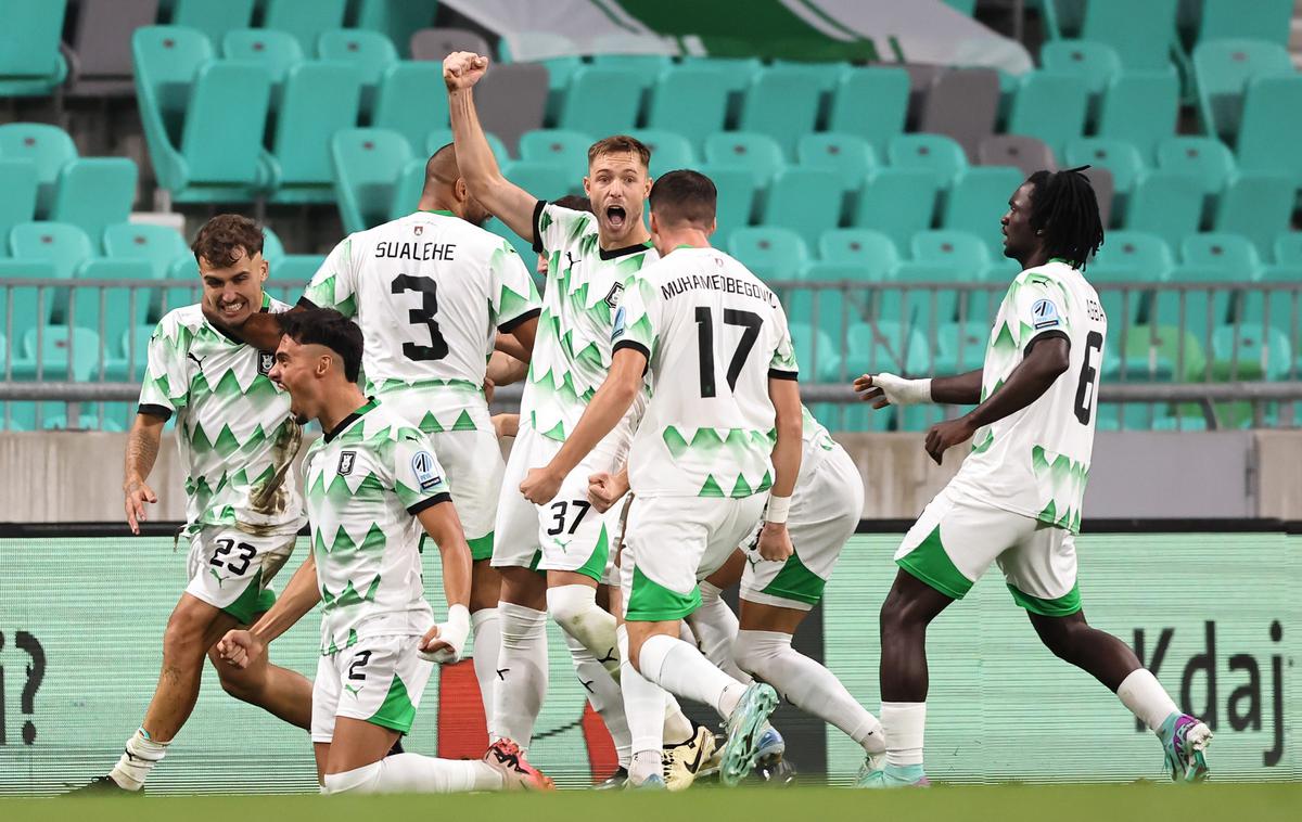 prva liga NK Olimpija | Olimpija je na derbiju petega kroga proti Celju povedla že v tretji minuti. | Foto www.alesfevzer.com