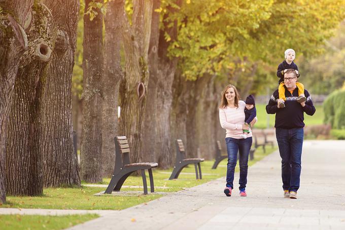 družina park sprehod narava | Foto: 