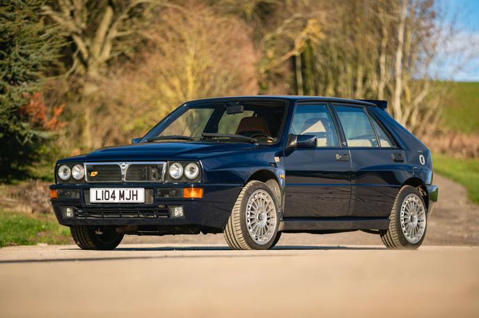 Lancia delta integrale | Ta delta integrale je obarvana v izjemno redko modro barvo. Povrhu vsega gre še za različico evoluzione II, ki je najbolj zaželena različica pri zbirateljih. | Foto Silverstone Auctions