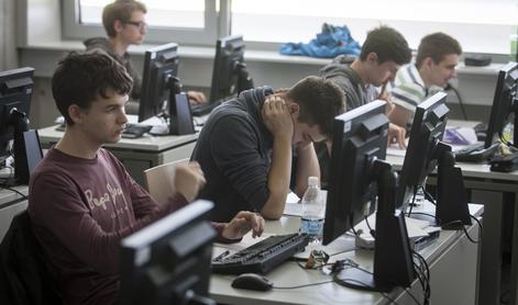 Mladi Slovenci podhranjeni na področju računalništva in informatike