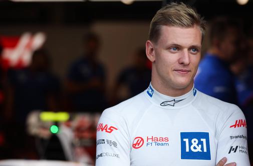 Mick Schumacher se seli k Mercedesu, a ...