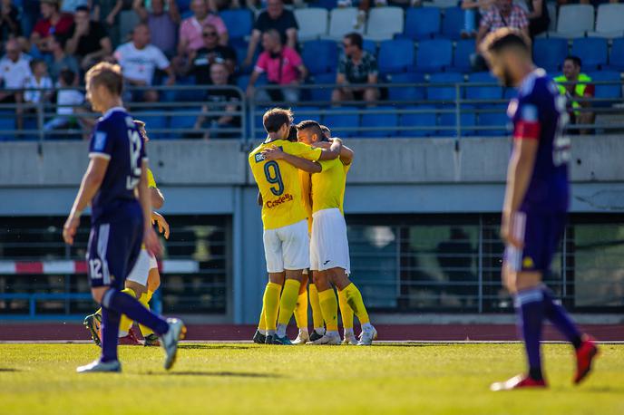 NK bravo NK maribor | NK Bravo se je v drugem krogu pokalnega tekmovanja dostojno upiral Mariboru. | Foto Urban Meglič/Sportida