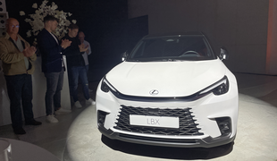 Lexus LBX – novi premijski SUV za Slovence, kmalu petkrat večja prodaja Lexusa?