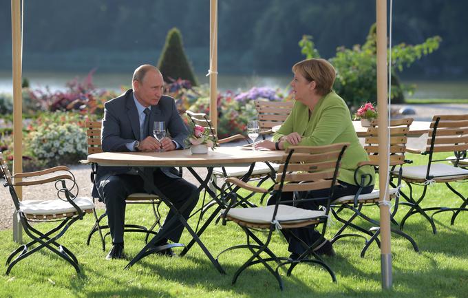 General Vad nasprotuje temu, da bi Putinu odrekali človeškost in ga označevali za psihopatskega despota. Vad je bil vojaški svetovalec v kabinetu Merklove leta 2008, ko je Nemčija poleg Francije na vrhu Nata v Bukarešti v skladu s politiko popuščanja Rusiji nasprotovala vključitvi Ukrajine in Gruzije v omenjeno obrambno zvezo. | Foto: Reuters