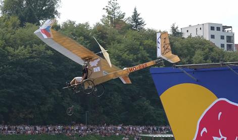 V Mariboru potekal Red Bull Flugtag #video