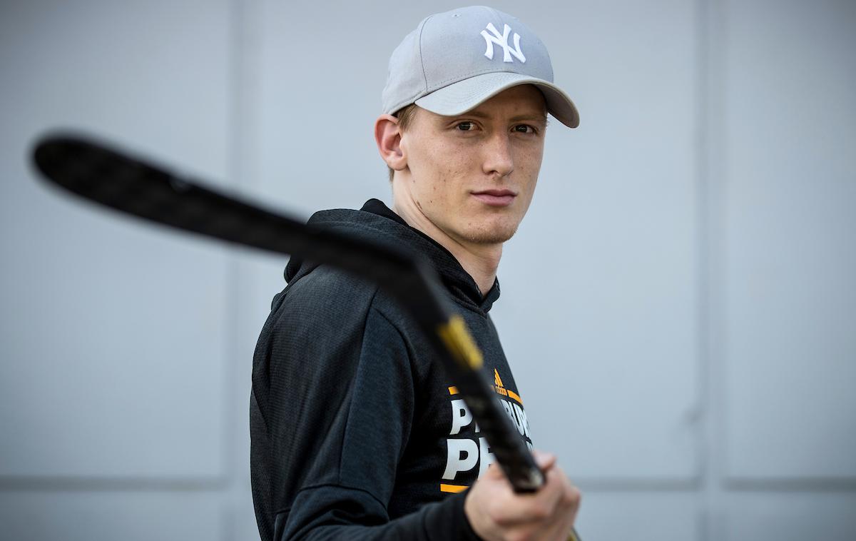 Jan Drozg | Jan Drozg se iz Pittsburgha, ki ga je izbral na naboru lige NHL, a zanj v najmočnejši ligi ni nikoli zaigral, seli v Detroit. | Foto Matic Klanšek Velej/Sportida