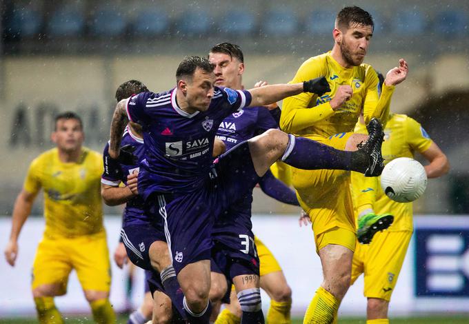 Domžalčani in Mariborčani se bodo v pokalu udarili za polfinalno vstopnico. | Foto: Vid Ponikvar