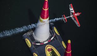 Red Bull Air Race: Slovenec Peter Podlunšek v San Diegu senzacionalno drugi!