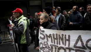 Več tisoč ljudi na protestu v Atenah proti pokojninski reformi