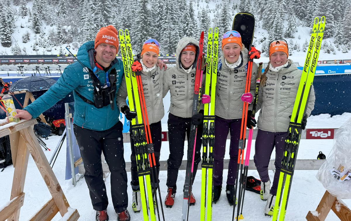 Slovenska ženska biatlonska štafeta, Hochfilzen | Slovenska biatlonska zasedba se je že preselila v Francijo. | Foto SloSki biatlon