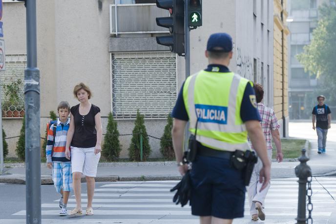 Šolarji | Opozarjajo, da so otroci, še posebej pa najmlajši, v prometu slabše vidni in težko predvidijo nevarne situacije. | Foto Bor Slana