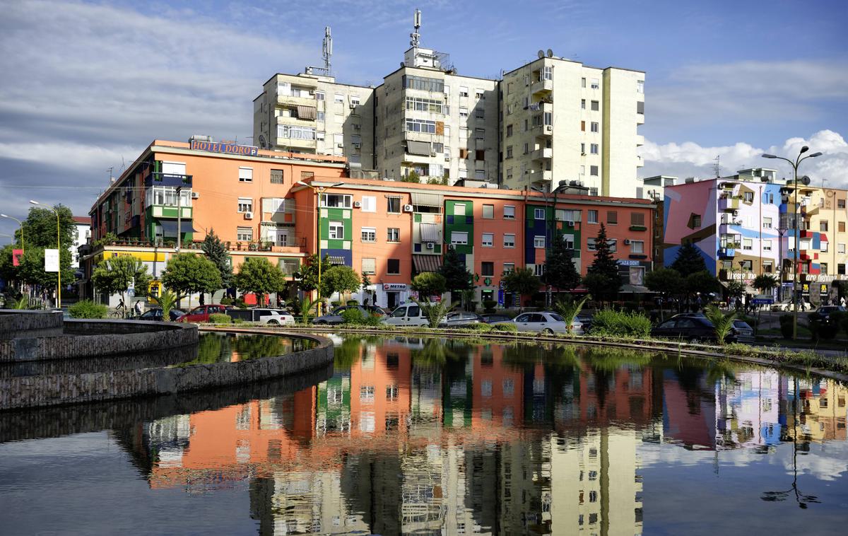 Tirana | Državica naj bi zrasla v Tirani. Fotografija Tirane je simbolična. | Foto Guliverimage