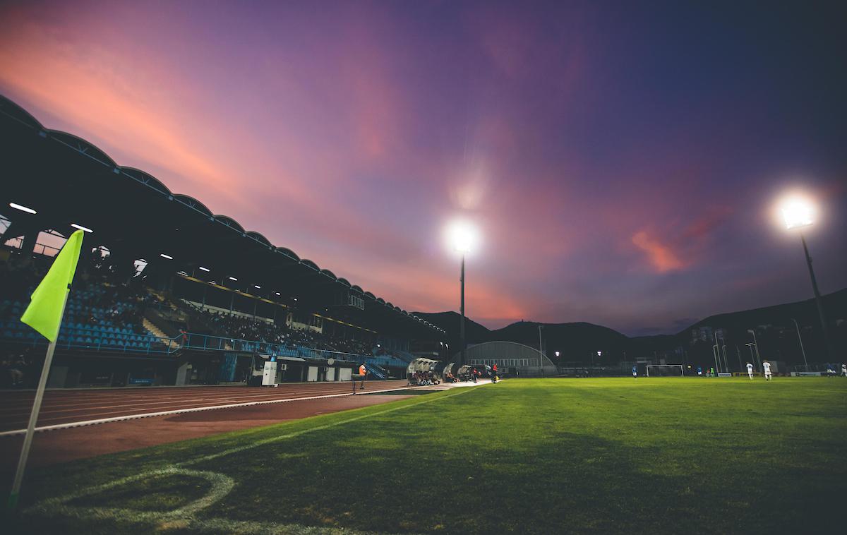 nogometni stadion Nova Gorica | Na srečanju predstavnikov sponzorjev in navijaške skupine Terror Boys s predsednikom Gorice Harijem Arčonom ter z direktorjem Simonom Klautom je bilo pestro.  | Foto Grega Valančič/Sportida