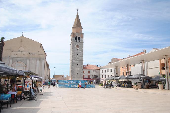 Umag, slika mesta | Središče Umaga ni bilo polno, kot bi pričakovali na vrhuncu sezone, in to so nam potrdili tudi tamkajšnji ponudniki ter domačini. | Foto Maks Škulj