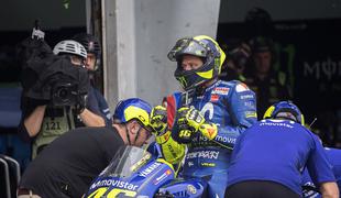 Rossi s padcem odprl pot do zmage Marquezu