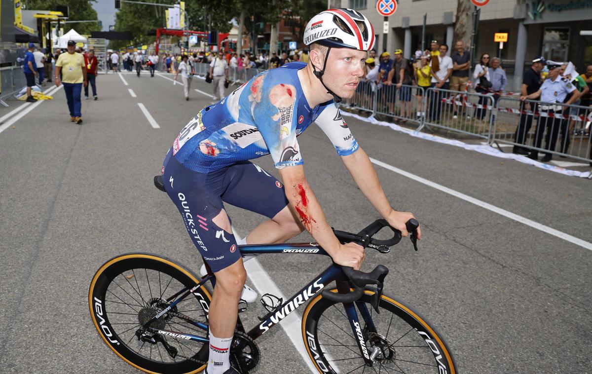 Casper Pedersen | Casper Pedersen je pri padcu utrpel poškodbo ključnice in je že končal Tour de France. | Foto Guliverimage