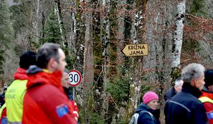 Spregovorila tričlanska družina, ki je bila ujeta v Križni jami