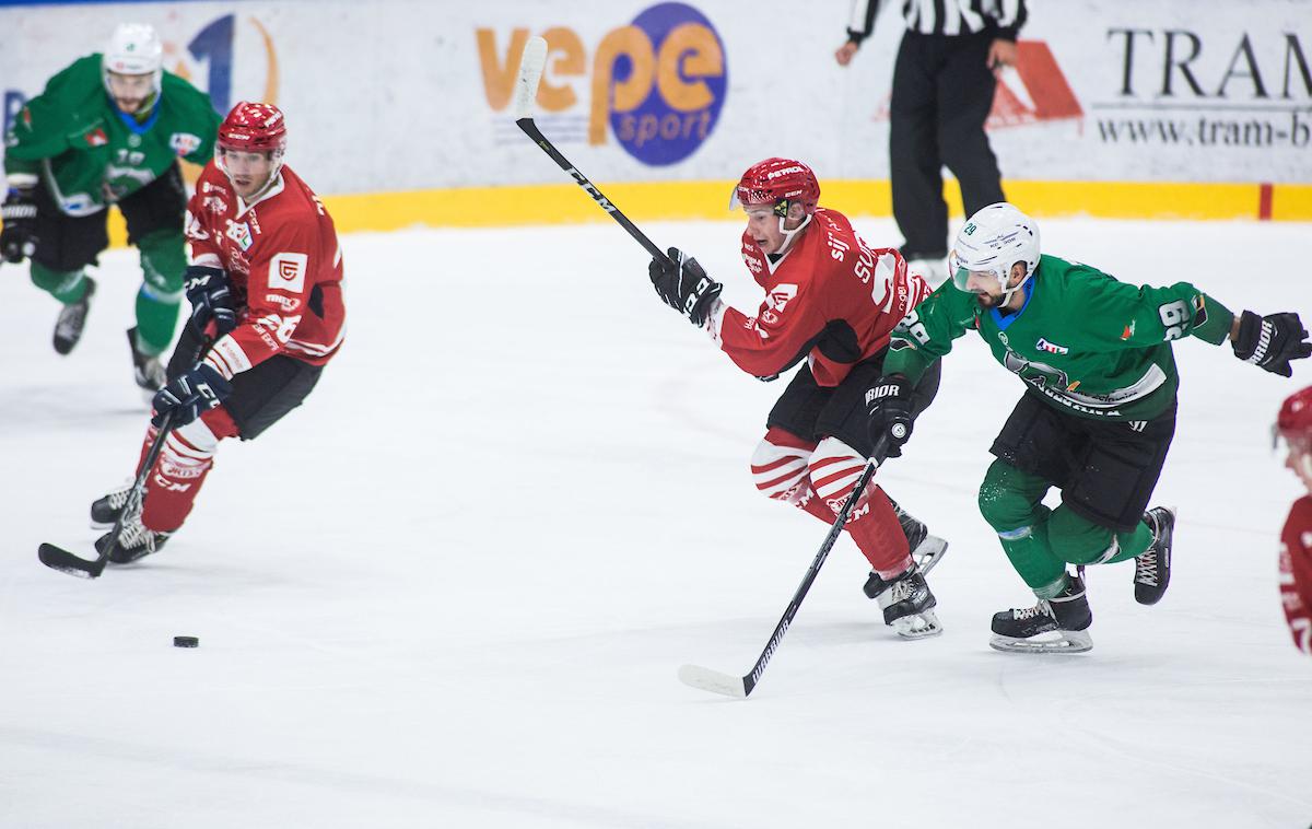 HDD Jesenice HK Olimpija | Olimpija je Jeseničane premagala s 4:1 in se uvrstila v nedeljski finale. | Foto Peter Podobnik/Sportida