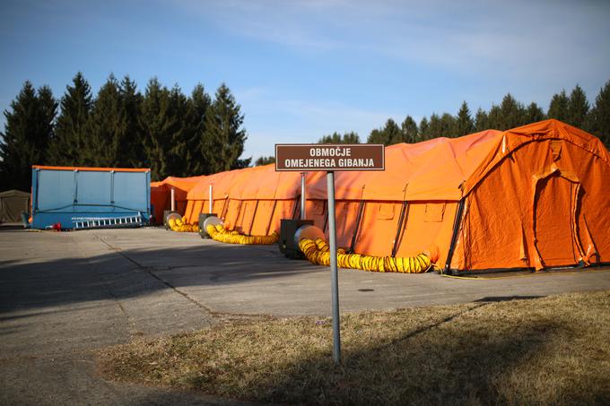 Bolnišnica v vojašnici Edvarda Peperka | Foto: STA ,