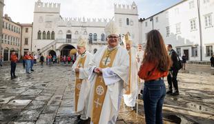 Škof Štumpf prevzel vodenje koprske škofije #foto