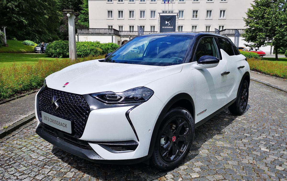 DS 3 DS 7 crossback | DS 3 crossback je dolg 4,12 metra in predstavlja kompaktni SUV premijskega razreda. Cene spodobno opremljenega se bodo gibale okrog 30 tisočakov. | Foto Gregor Pavšič