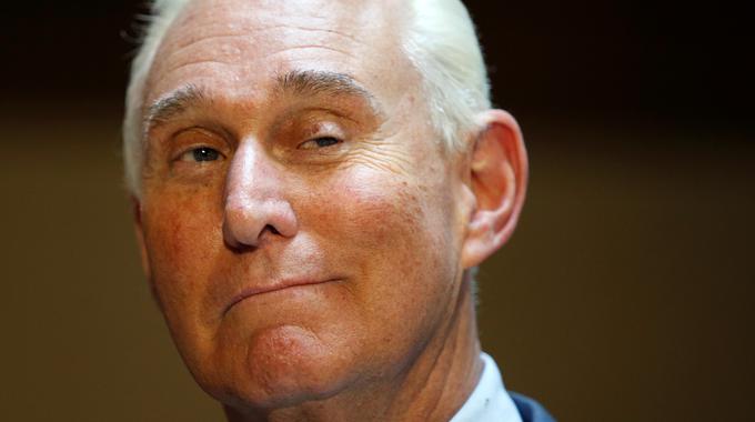 Roger Stone je avgusta lani javnosti sporočil, da se oktobra obeta objava informacij, ki so jih hekerji ukradli z demokratskih računalnikov, o predsedniku kampanje demokratske predsedniške kandidatke Hillary Clinton Johnu Podesti. | Foto: Reuters