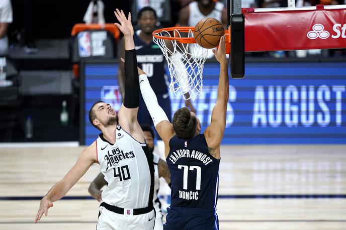 Ivica Zubac in Luka Dončić | Sosedski obračun: Ivica Zubac in Luka Dončić sta zaznamovala obračun Dallasa in La Clippers. | Foto Getty Images