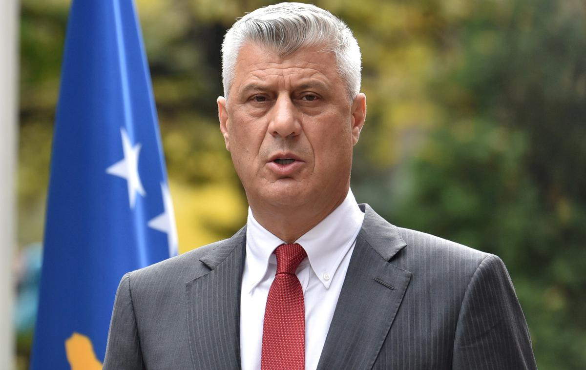 Hashim Thaci | K protestu so pozvale skoraj vse večje politične stranke na Kosovu, vključno z vladajočo Vetevendosje premierja Albina Kurtija in opozicijsko PDK. Thaci je vodil PDK, dokler se ni leta 2020 predal haaškemu sodišču. | Foto Reuters