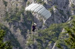 Nesreča z jadralnim padalom usodna za 40-letnega Ljubljančana