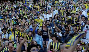 Fenerbahčeju 50.000 evrov kazni zaradi Putinovih vzklikov