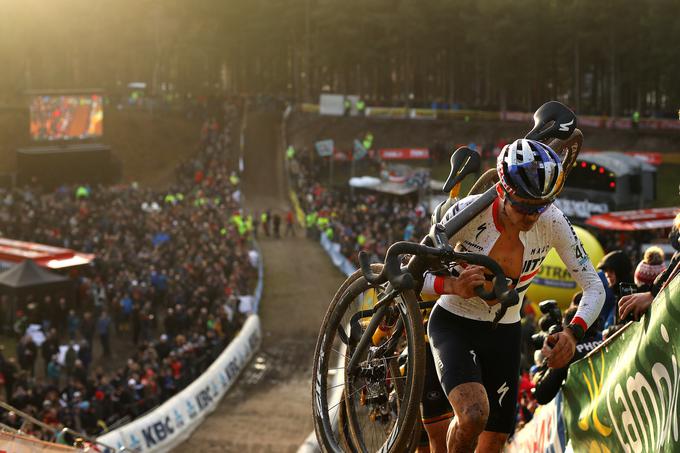 Domače se počuti tudi na poligonih za ciklokros. | Foto: Red Bull Content Pool