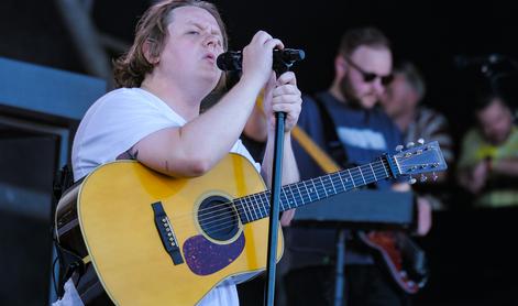 Lewis Capaldi se je razšel z dekletom